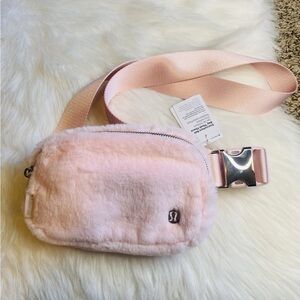 Lululemon Everywhere Fleece Belt Bag 1L Pink Mist NWT